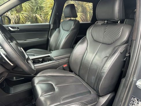 Used 2023 Hyundai Palisade Calligraphy image 15