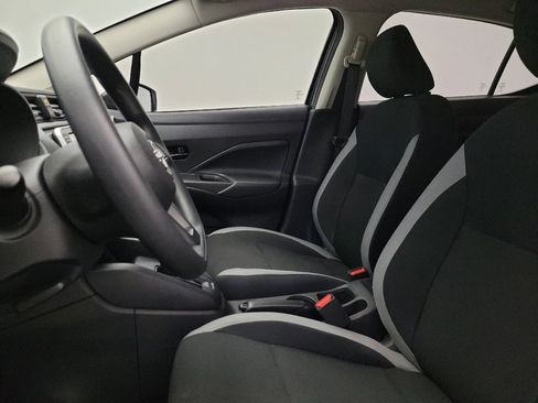 Used 2025 Nissan Versa S FWD image 17