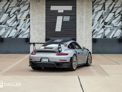 Used 2018 Porsche 911 GT2 RS w/ Weissach Package RWD image 3