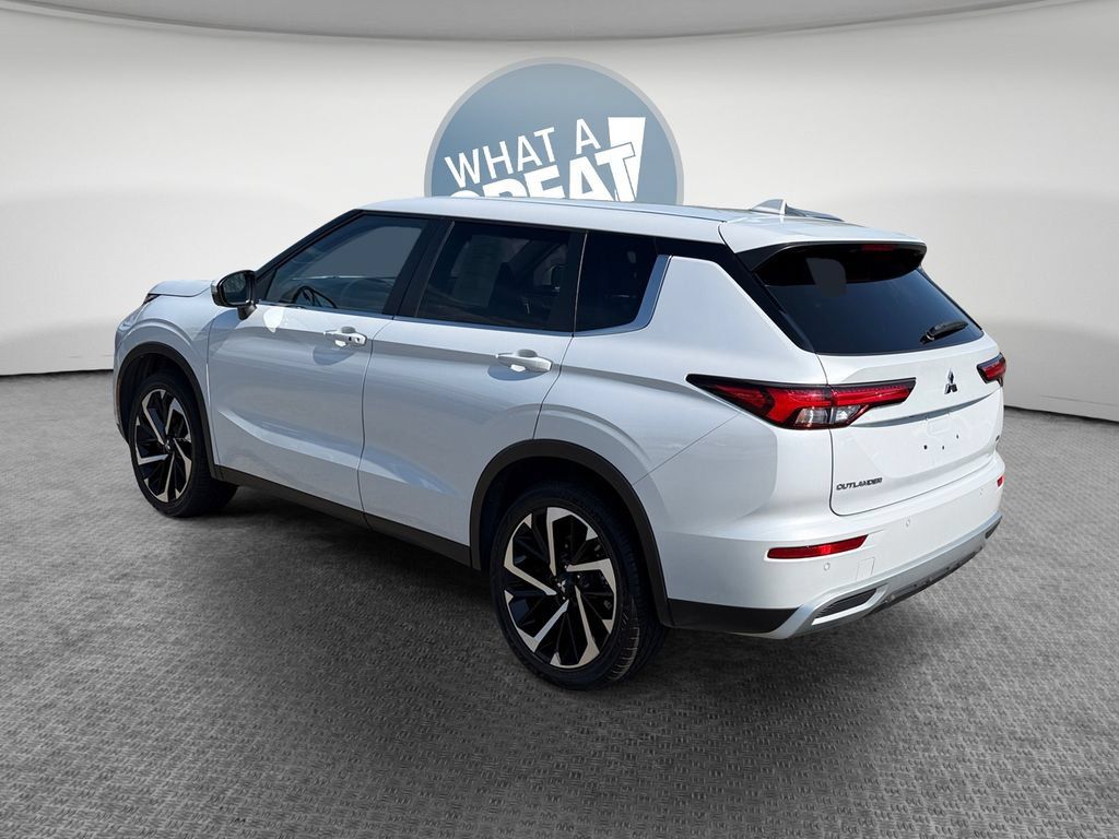 Used 2024 Mitsubishi Outlander SE AWD/4WD image 6