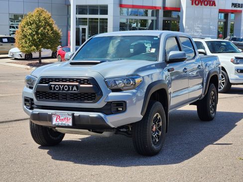 Used 2017 Toyota Tacoma TRD Pro AWD/4WD image 4