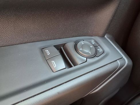 Used 2025 Chevrolet Silverado 1500 W/T image 16