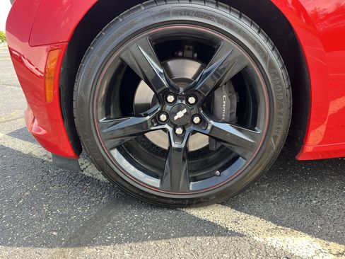 Used 2017 Chevrolet Camaro SS image 9