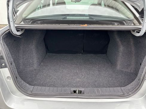 Used 2025 Nissan Versa SV FWD image 29