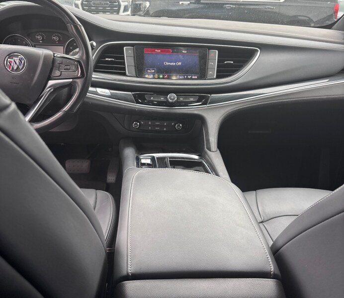 Used 2023 Buick Enclave Essence FWD image 5