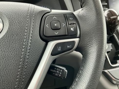 Used 2018 Toyota Sienna L image 14