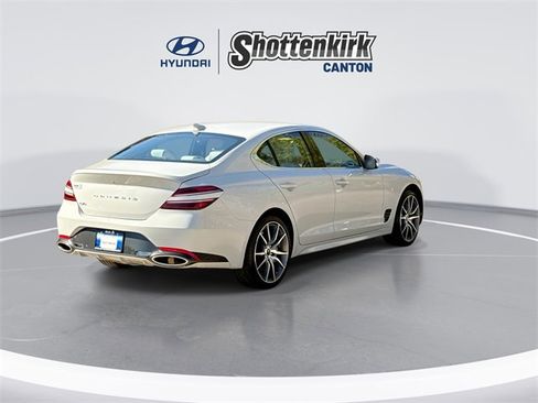 Used 2025 Genesis G70 2.5T image 8