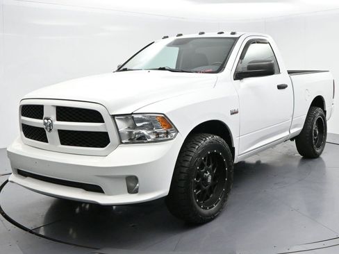 Used 2015 RAM 1500 Express AWD/4WD image 3