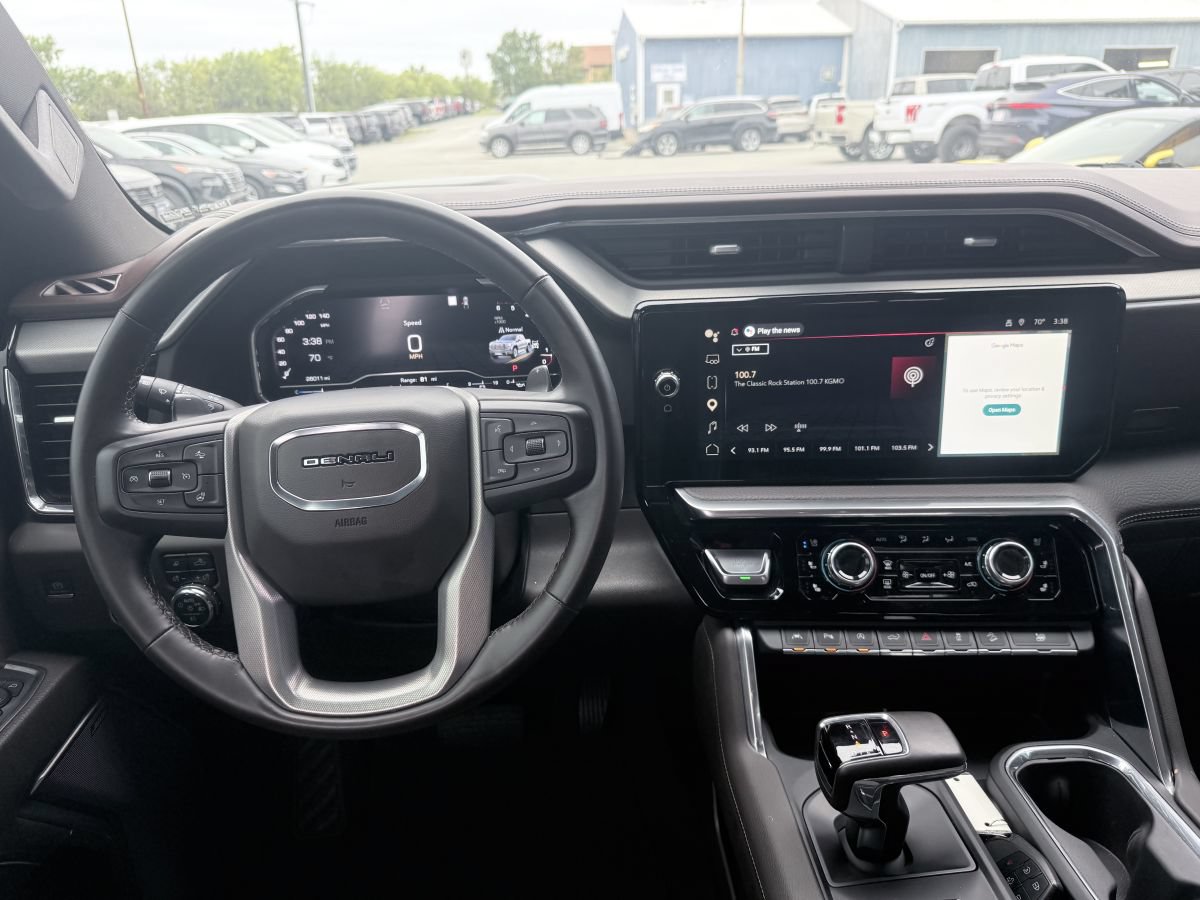 Used 2023 GMC Sierra 1500 Denali w/ Denali Reserve Package AWD/4WD image 11