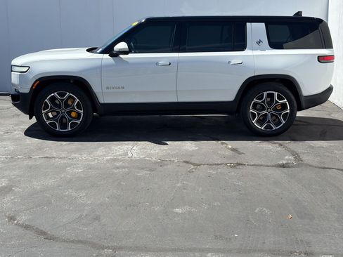 Used 2023 Rivian R1S Adventure AWD/4WD image 2