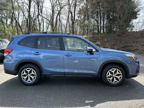 Used 2021 Subaru Forester Premium image 3
