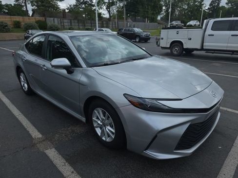 Used 2025 Toyota Camry LE FWD image 1