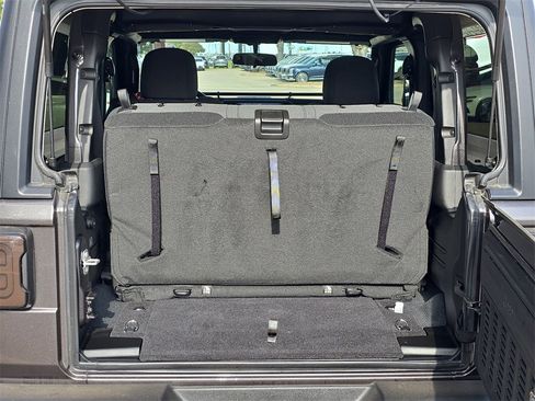 Used 2025 Jeep Wrangler Sport image 12