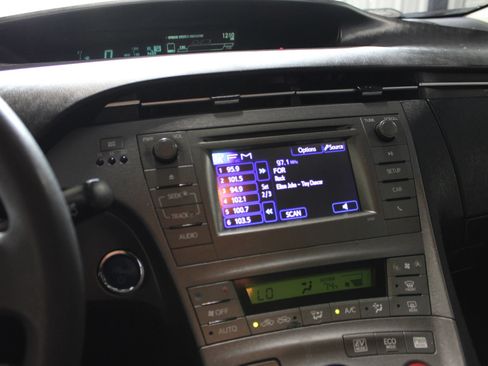 Used 2014 Toyota Prius Two FWD image 14