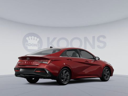 Used 2025 Hyundai Elantra Limited FWD image 4