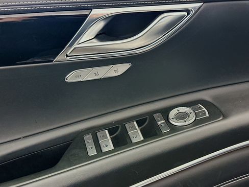 Used 2025 Genesis GV80 2.5T Standard AWD/4WD image 15