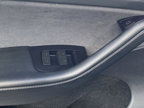 Used 2023 Tesla Model Y Long Range AWD/4WD image 19