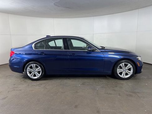 Used 2018 BMW 330i xDrive Sedan w/ Premium Package image 8