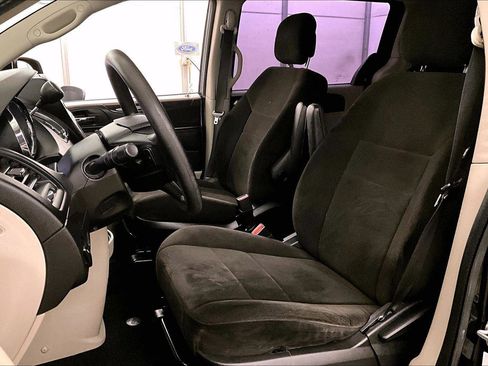 Used 2013 Dodge Grand Caravan American Value Package image 25