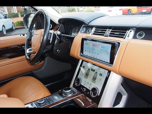 Used 2018 Land Rover Range Rover Autobiography image 10