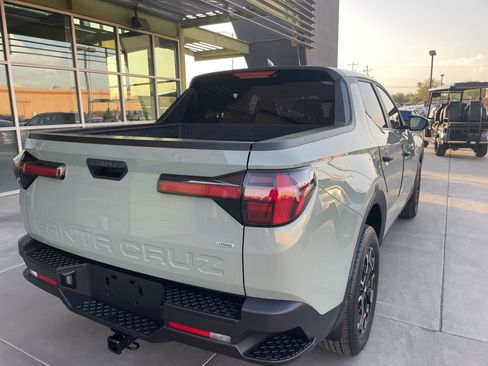 Used 2023 Hyundai Santa Cruz SEL image 12