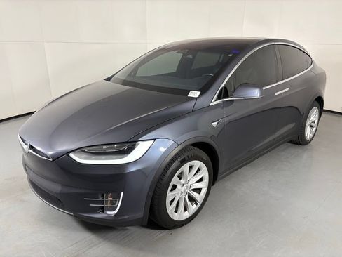 Used 2020 Tesla Model X Long Range AWD/4WD image 4