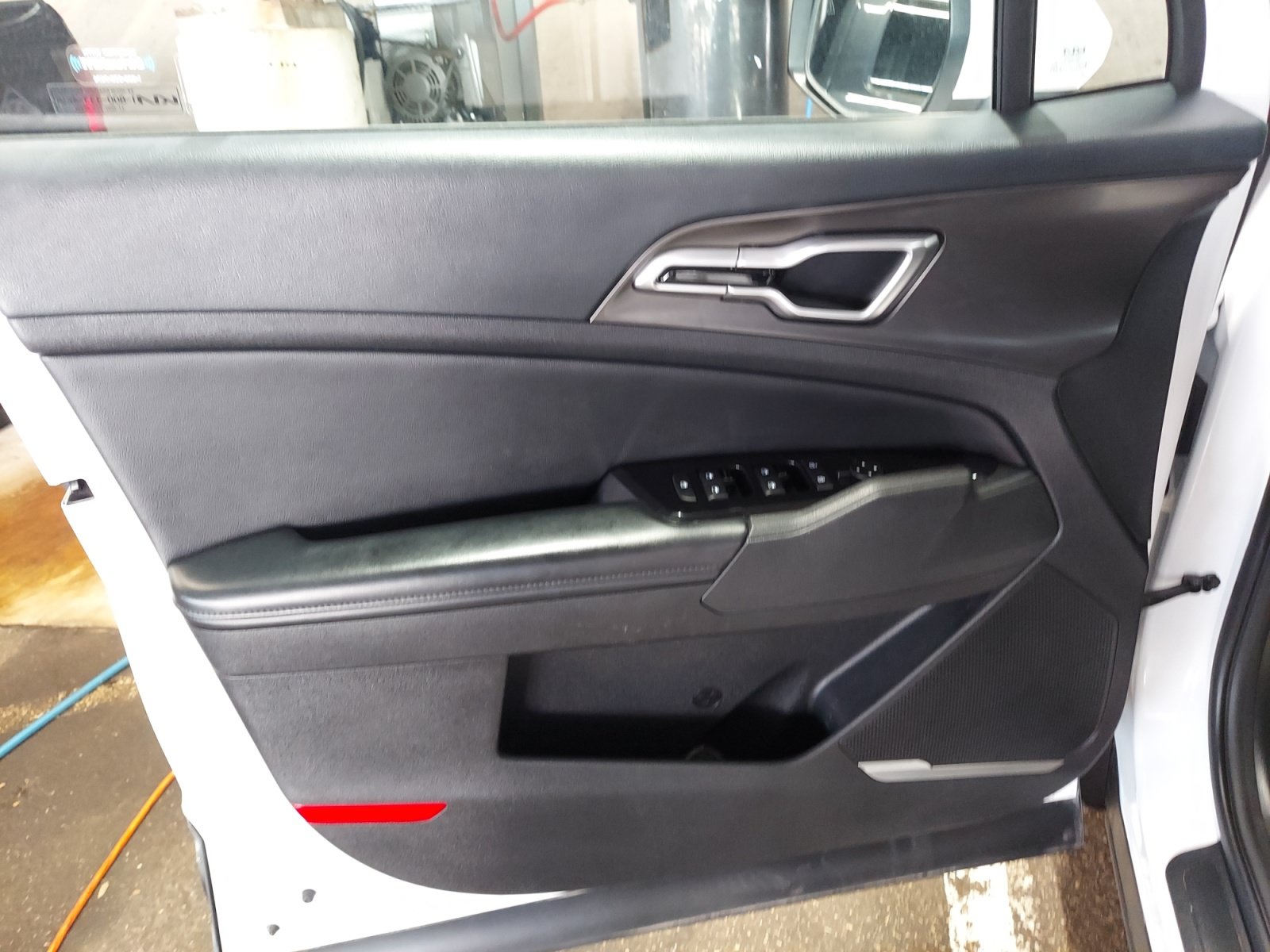 Used 2023 Kia Sportage EX FWD image 27