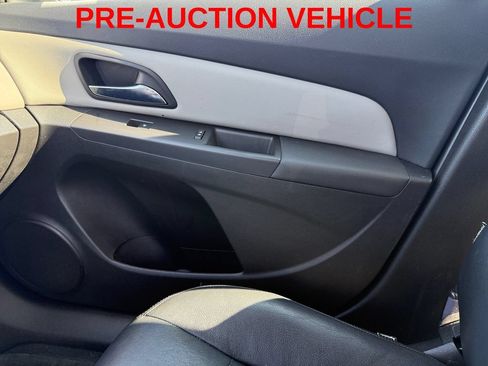 Used 2015 Chevrolet Cruze LS FWD image 25