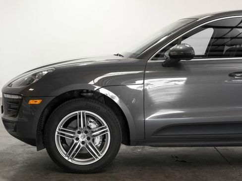 Used 2016 Porsche Macan S image 22