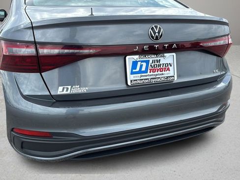 Used 2025 Volkswagen Jetta SE FWD image 29