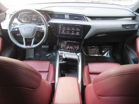 Used 2023 Audi e-tron S Premium Plus w/ Black Optic Package image 2