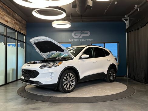 Used 2021 Ford Escape Titanium AWD/4WD image 24