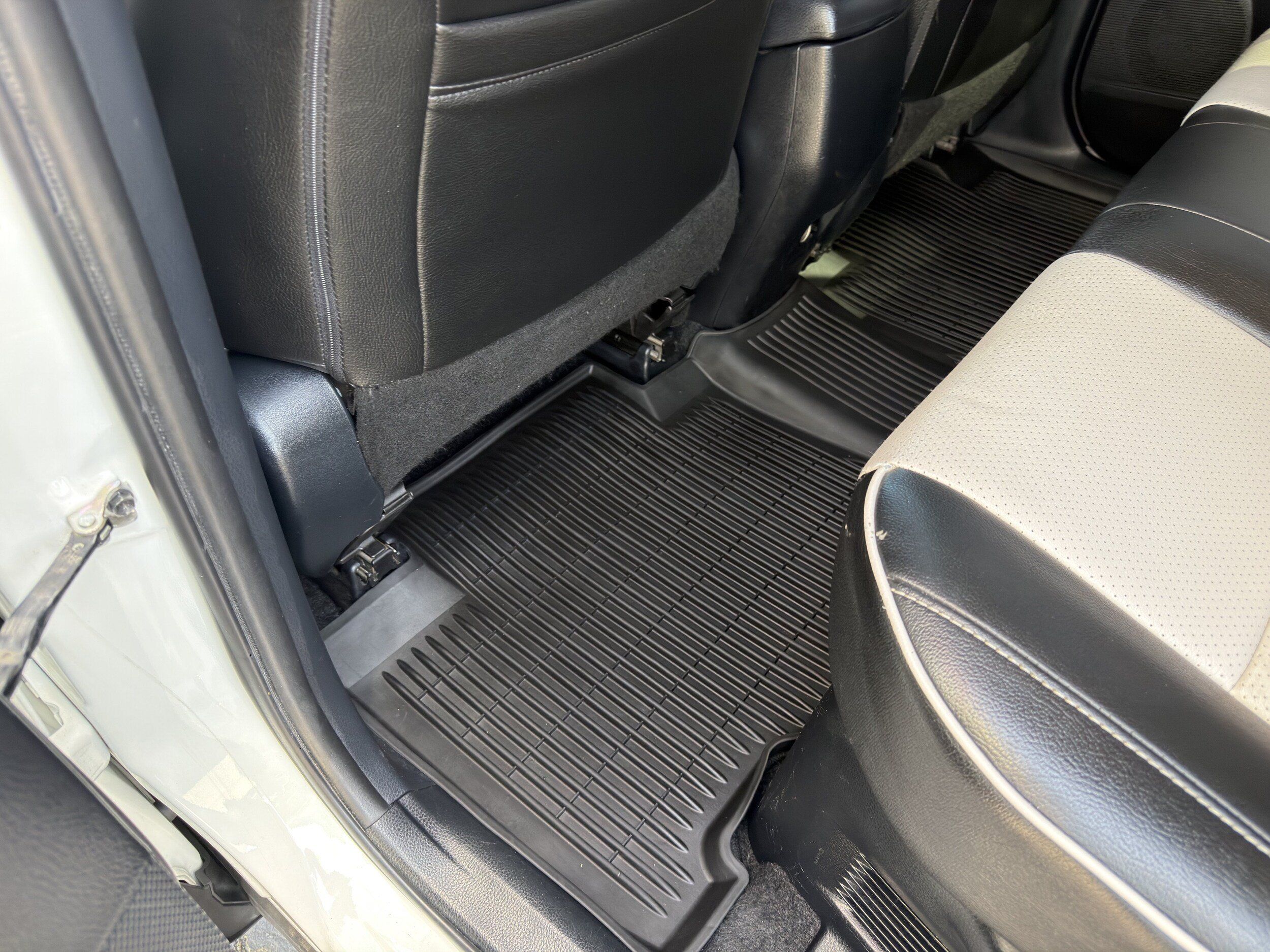 Used 2018 Toyota RAV4 XLE w/ Carpet Mat Package AWD/4WD image 22
