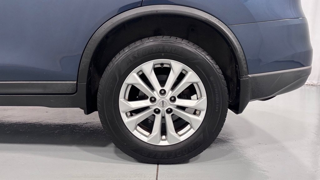 Used 2016 Nissan Rogue SV FWD image 32