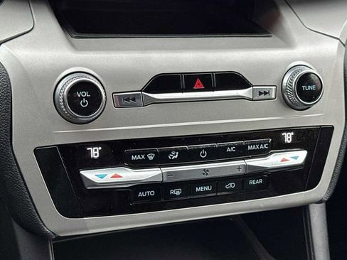 Used 2020 Ford Explorer XLT w/ Equipment Group 202A image 18