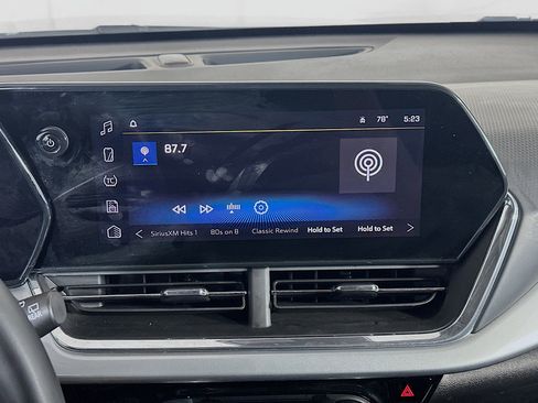 Used 2025 Chevrolet Trax LT w/ LT Convenience Package image 19