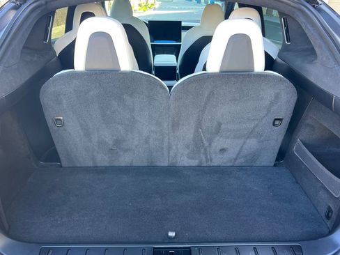 Used 2022 Tesla Model X Plaid image 16