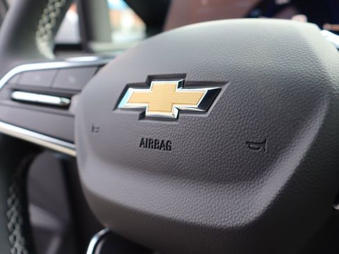 New 2026 Chevrolet Equinox EV LT image 24