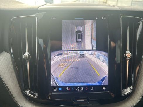 Certified 2025 Volvo XC60 B5 Plus image 22