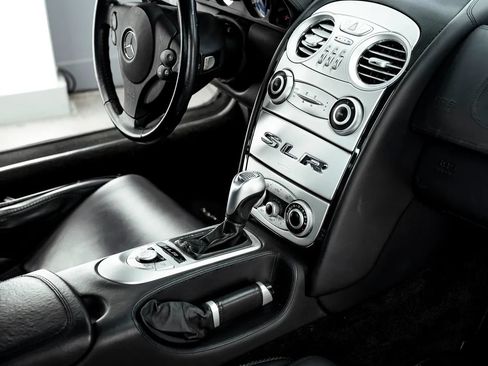 Used 2006 Mercedes-Benz SLR image 14