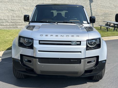 Certified 2023 Land Rover Defender 130 X-Dynamic SE AWD/4WD image 10