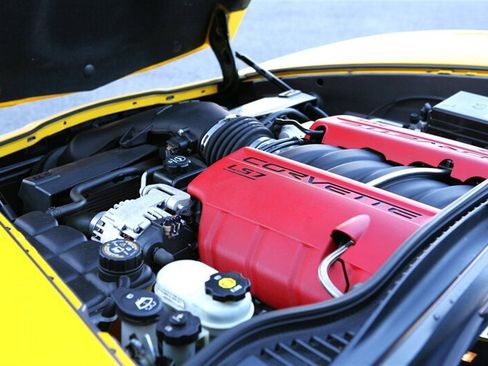 Used 2006 Chevrolet Corvette Z06 w/ Preferred Equipment Group RWD image 11