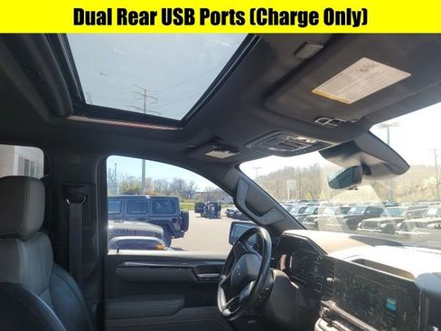 Used 2022 Chevrolet Silverado 1500 ZR2 w/ Technology Package image 18