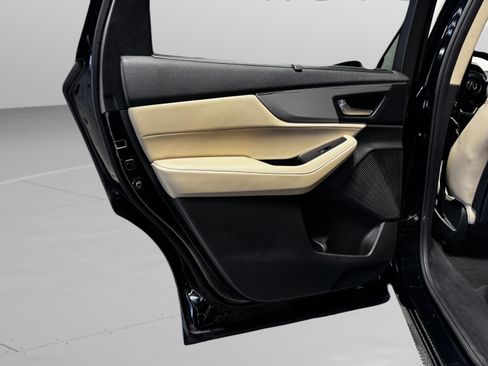 Certified 2023 Acura MDX FWD w/ Technology Package image 31