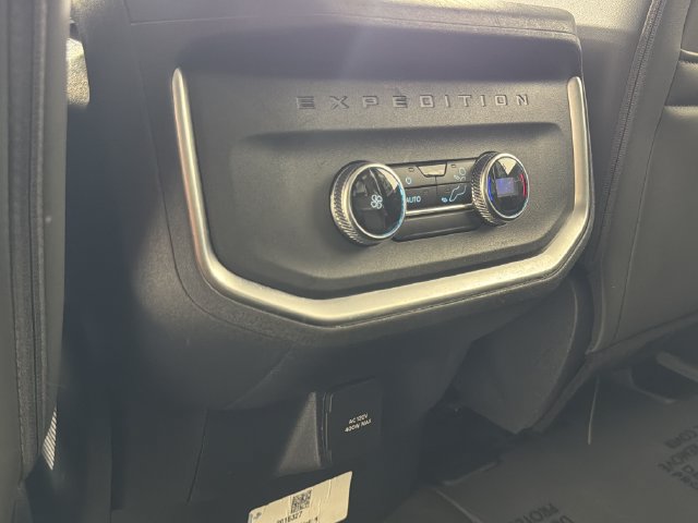 Used 2025 Ford Expedition Active RWD image 19