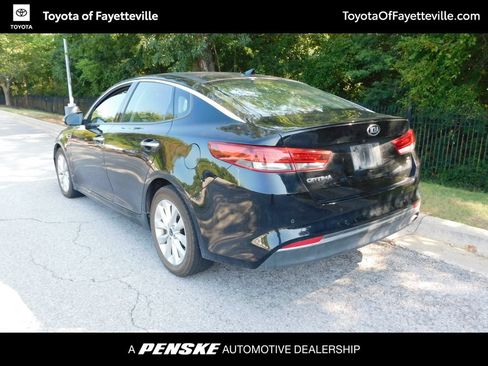 Used 2018 Kia Optima S w/ Panoramic Sunroof Package FWD image 10
