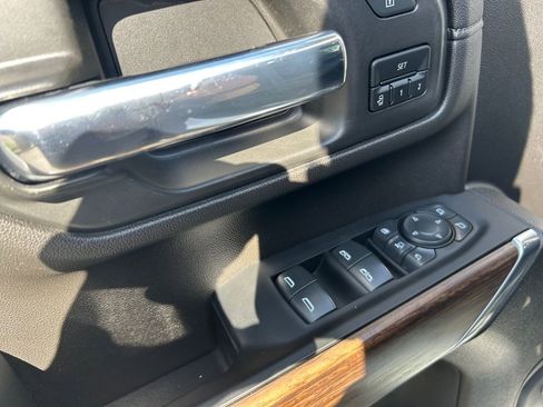 Used 2022 Chevrolet Silverado 3500 High Country AWD/4WD image 23
