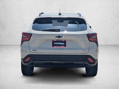 Used 2026 Chevrolet Trax RS w/ Sunroof Package FWD image 8