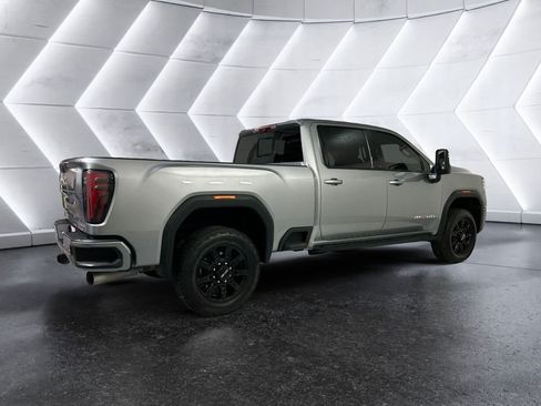 Used 2024 GMC Sierra 2500 AT4 w/ AT4 Premium Plus Package AWD/4WD image 4