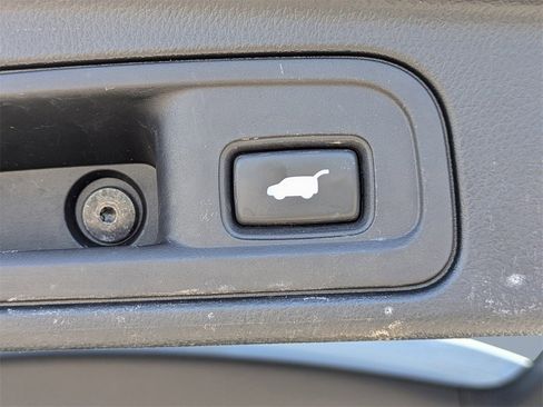 Used 2022 Honda Pilot Touring image 13